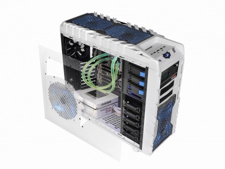 Thermaltake、5インチベイに収まるワンボックスの水冷キット「Bigwater 760 Pro」今週発売