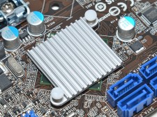 Mini-ITXケースに搭載できるMicroATXマザーボード、ASRock「H61M-VG3
