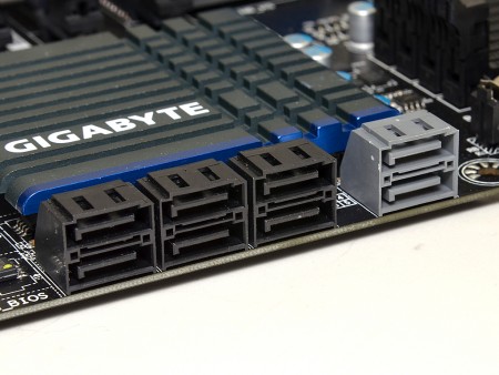 GA-990FXA-UD5 Rev.3.0
