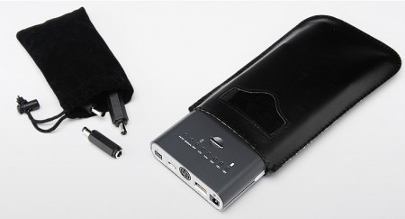 ノートPCとスマートフォンを同時充電できる大容量モバイルバッテリー、イーサプライ「EEA-YW0926」