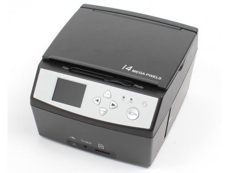 サンコー、PCレスでも簡単にデータ化できる「フィルム＆紙焼きスキャナー PS68000」発売