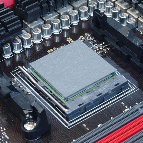 コイツは注目。高品質・高信頼性の国産炭素繊維熱伝導シート、サイズ「楽々カーボンシート」