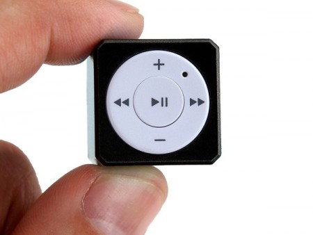 2cm四方の指先サイズ。どこにでも持ち歩けるサイコロ型MP3プレイヤーがエバーグリーンから