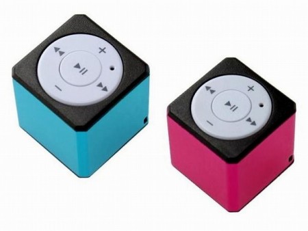 2cm四方の指先サイズ。どこにでも持ち歩けるサイコロ型MP3プレイヤーがエバーグリーンから