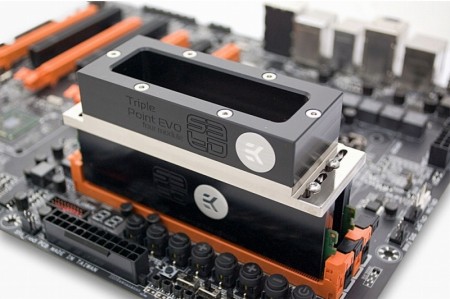 メモリの極冷OCを可能にするLN2用クーラー、EK Water Blocks「EK-SF3D Triple Point EVO」