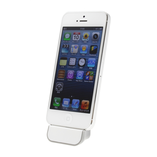 iPhone 5充電の新しいカタチを提案。エバーグリーン「ライトニング ドックチャージャー」とは