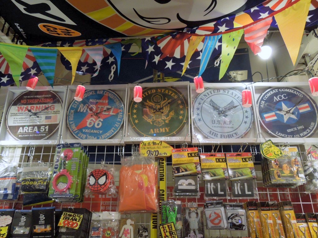 アメリカ雑貨店天井の風景～時計編～
