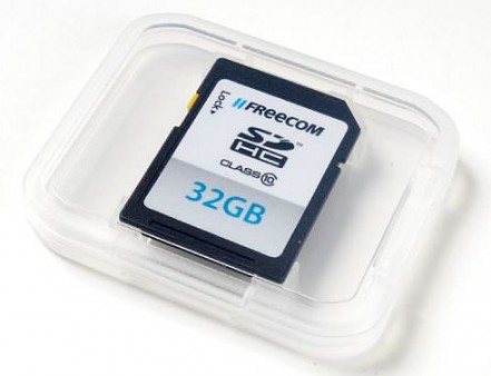 フリーコム、スピードクラスClass10のSDHC/micro SDHCカード16/32GB計4種