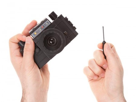 世界初、一眼レフカメラの自作キット「Konstruktor」ロモグラフィーから