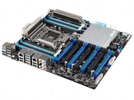 4Way SLI/CrossFireXをフルレーンで構築。ワークステーションマザー、ASUSTeK「P9X79-E WS」