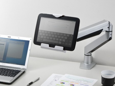 モニタアームがタブレットホルダに早変わり。タブレット用VESAブラケットがサンワダイレクトから