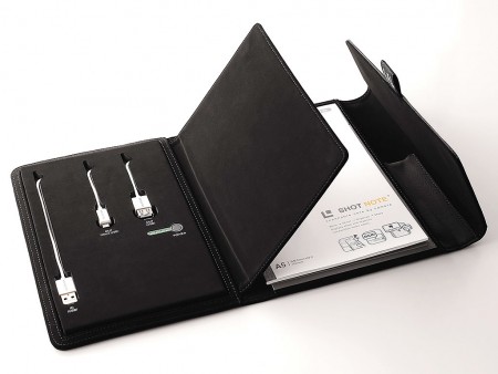 A5サイズノートに充電池を内蔵させたモバイルバッテリ、キングジム「バテリオ」