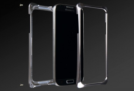 全方位の衝撃から「GALAXY S4」を守るアルミ製バンパーケース、アビー「MA-GX01」
