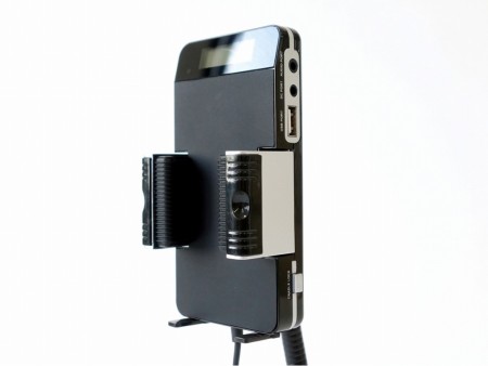 FMトランスミッタ内蔵のスマートフォン向けシガーホルダー、サンコーから発売