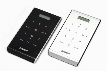 ZALMAN製HDDケース8,888個出荷記念。アスク、SSDバンドルの「ZM-VE400」シリーズ数量限定発売
