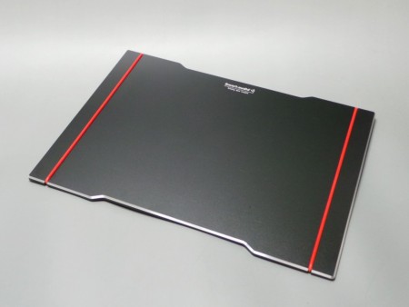 オーディオボードにしてマウスパッド？zionote、アルミ製の多目的アクセサリ「SmartPad」発売