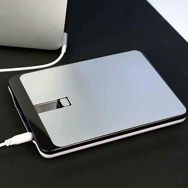 テック、MacBook AirやProに対応した大容量バッテリー「TMB-23K for Mac」発売