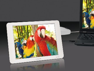 センチュリー、バスパワー駆動の8インチUSBサブモニター「plus one」に新色追加