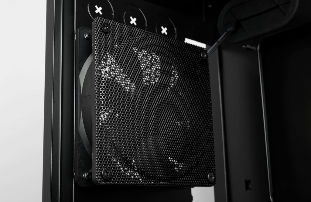 Aegis black（ブラック）