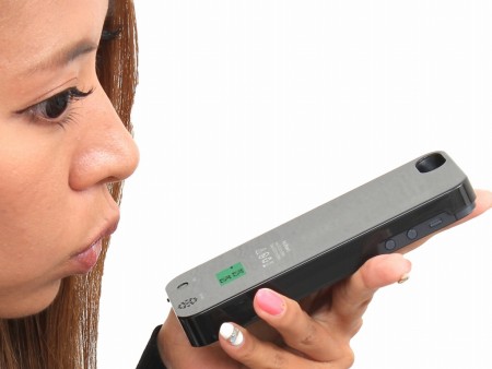 運転前にまずチェック。アルコールチェッカー機能内蔵iPhone 5ケースがサンコーから