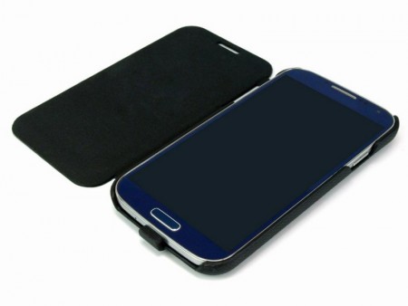 着けるだけでアナタのスマホがQi対応に。「置きらく充電レシーバー」スペックコンピュータから