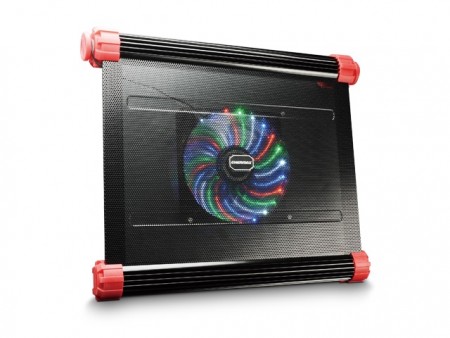 口径180mmの4色LEDファンを搭載したノートPCクーラー、ENERMAX「Aeolus Vegas」