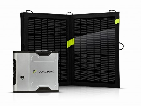 スマホからノートPCまでフル充電できる太陽光充電キット、Goal Zero「Sherpa 50 V2 Solar AC Kit」