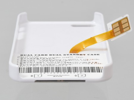 iPhone 5で2つの通信回線を持つことができるアダプタケースがサンコーから発売中