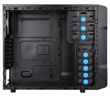 Thermaltake、売価7,000円のエントリー向けゲーミングPCケース「Chaser A21」