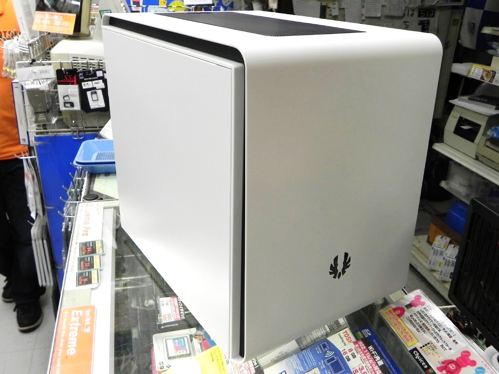 Phenom Mini-ITXのホワイトモデル