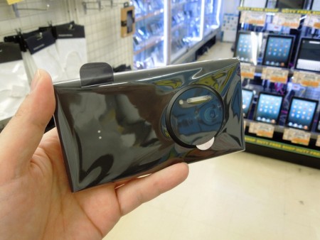 スマホ最強、4,100万画素カメラ内蔵のNokia「Lumia 1020」がアキバに