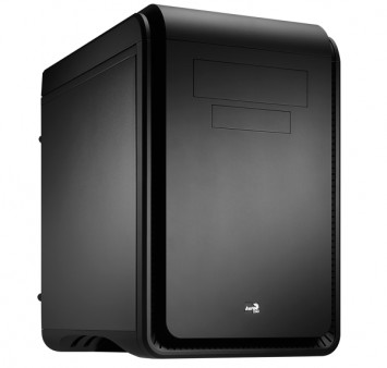 高冷却と静音重視を選択できるリバーシブルCube型ケース、Aerocool「Dead Silence」全6色