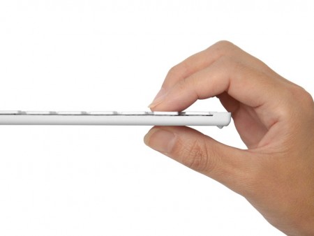 薄型・軽量のiPhone/iPad mini向け折りたたみ式キーボード、JTT「Bookey Portable」