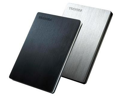 モバイル端末からアクセスできるポータブルHDD、東芝「CANVIO CONNECT/SLIM」シリーズ