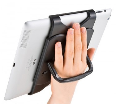 安定感抜群。スタンドにもなるタブレット用ハンドル、サンワサプライ「PDA-TABH1BK」