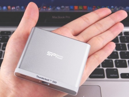 Silicon Power、世界最小・最軽量のThunderbolt対応SSD「Palm Drive Thunder T11」正式リリース
