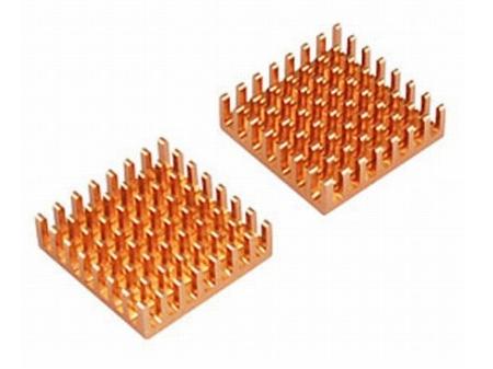 アイネックス、貼り付けてマルチに使えるチップ用ヒートシンク「HM-17A」リリース