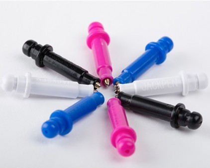 UNiCASE、スマホのイヤホンジャックに忍ばせる”30m書ける”ペン「Jackpen」発売