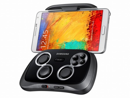 6インチ級スマホと合体できるモバイル向けBluetoothゲームパッド、Samsung「Smartphone GamePad」