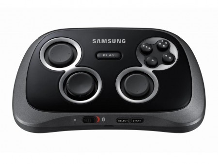 6インチ級スマホと合体できるモバイル向けBluetoothゲームパッド、Samsung「Smartphone GamePad」