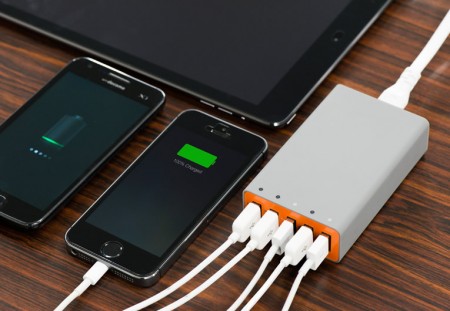 フォーカルポイント、2.1A～1.0Aまで5口のUSBポートを備えた同時充電器「TUNEWEAR TUNEMAX 5USB CHARGER」
