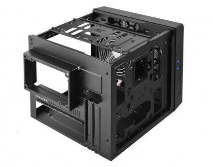 PCパーツ収納力が自慢の極小サイズMini-ITX Cube、Cooler Master「Elite 110 Cube」