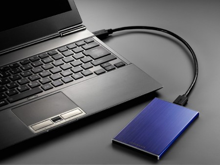 世界最薄7mm厚のUSB3.0対応ポータブルHDD、アイ・オー・データ「カクうす7」