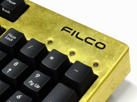 光り輝く伝統工芸の職人技。大名気分が味わえる総金箔貼りキーボード「KOGANE」ダイヤテックから