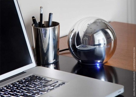 LaCie、「クリストフル」デザインの球形USB HDD「Christofle Sphere」発表