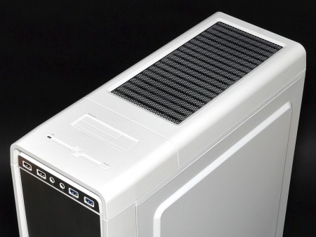 ストーム、Haswell Xeon E3とGTX 770構成+雪色筐体のゲーマー向けBTO