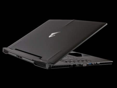 新興のAORUS、最薄・最軽量ゲーミングノート「X7」や分解キーボード「Thunder K7」を引っさげ登場