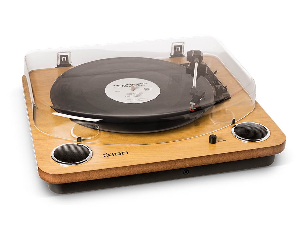 木製フレーム＆反響抑制で良質サウンド実現。デジタル変換対応の