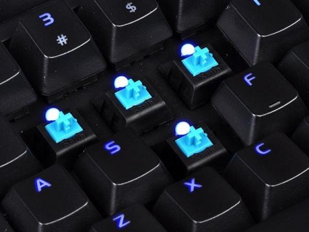 80ドルで5年の長期保証。高速応答スイッチ搭載のメカニカルキーボード「POSEIDON Z Illuminated」