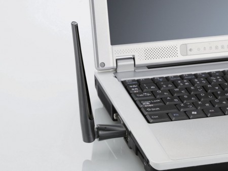 大型アンテナで電波が良く飛ぶac対応無線LAN子機、エレコム「WDC-433DU2HBK」